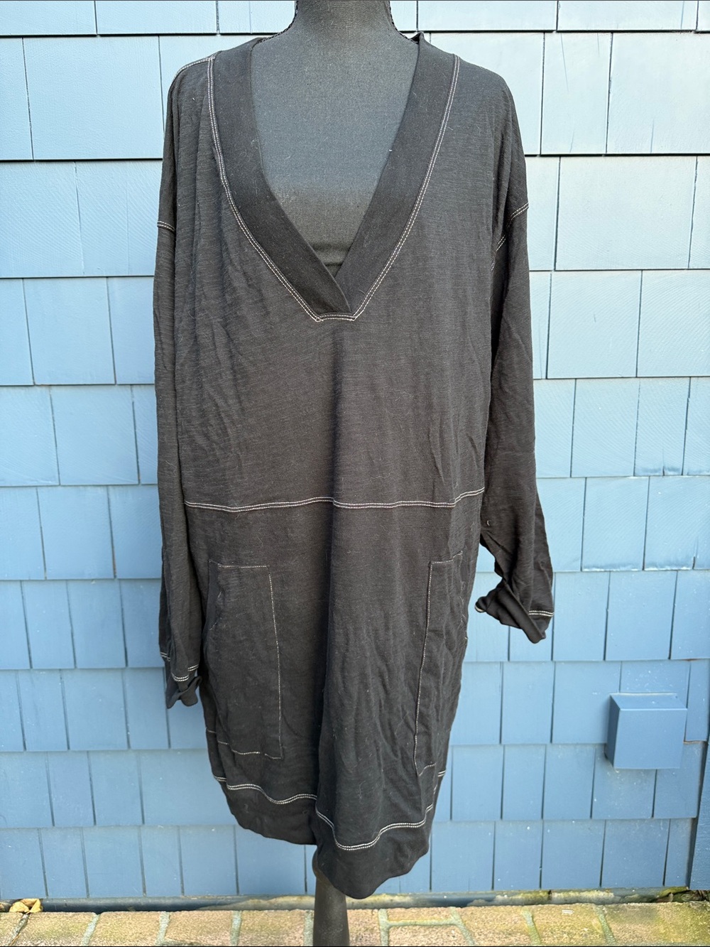 Natural Life Medium Oversized Black V-Neck Tunic with Front Pockets dress